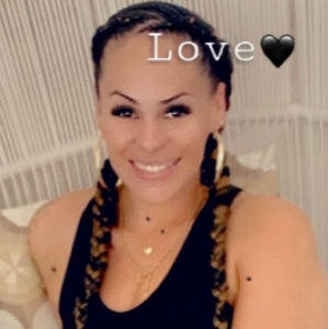 Meet your Posher, Caira